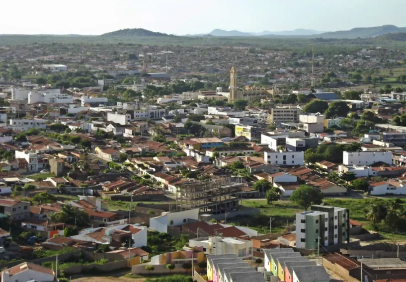 Cajazeiras (PB): polo educacional do sert&atilde;o e potencial estrat&eacute;gico para m&iacute;dia OOH
