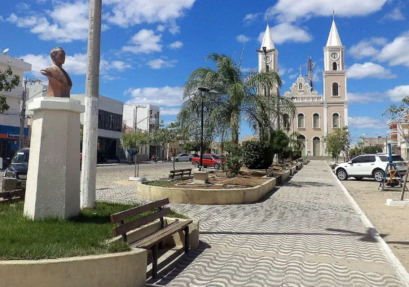 Pombal (PB): tradi&ccedil;&atilde;o sertaneja e visibilidade estrat&eacute;gica para m&iacute;dia OOH